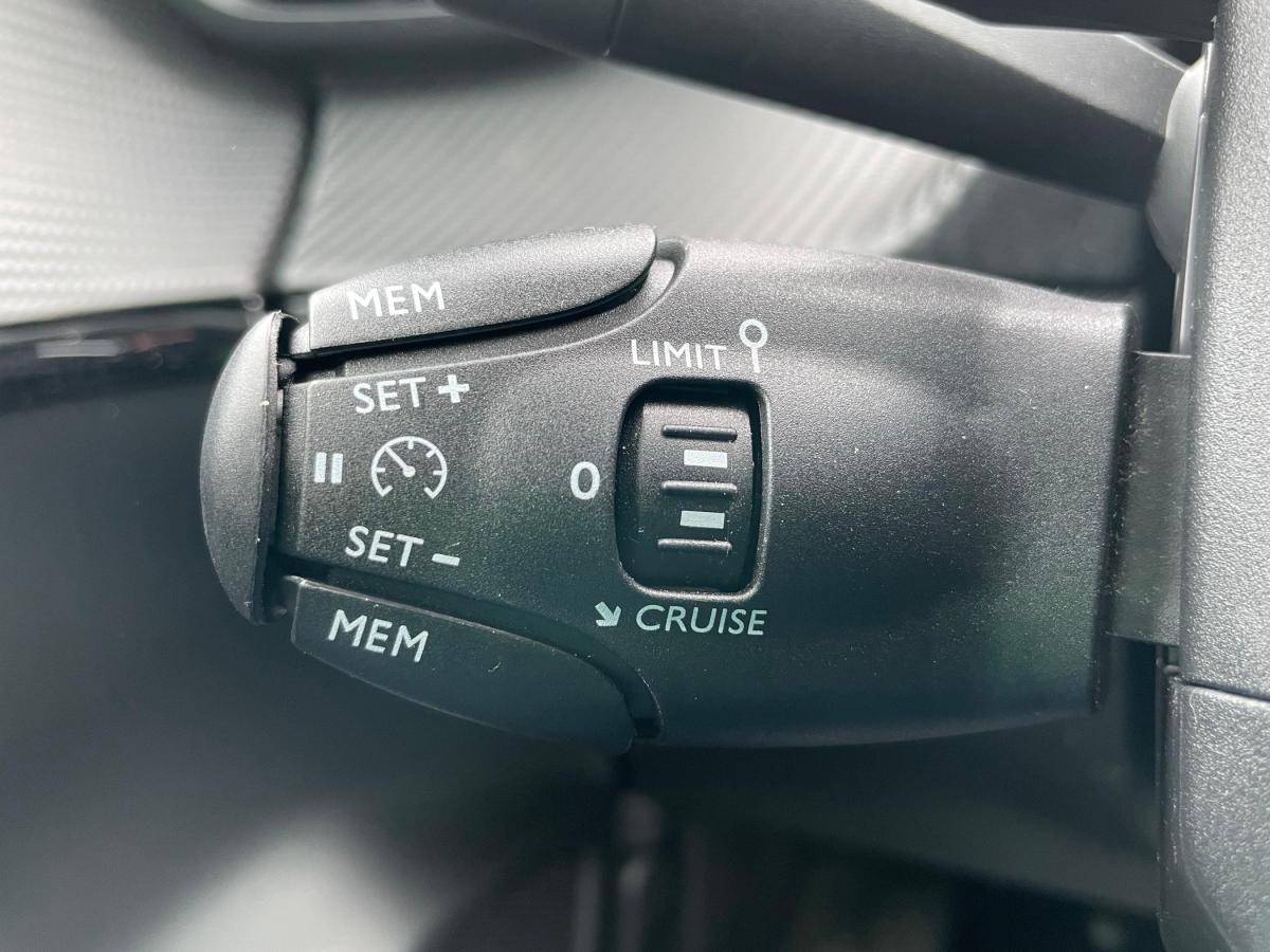 peugeot-208-2021-gasolina-1199cc