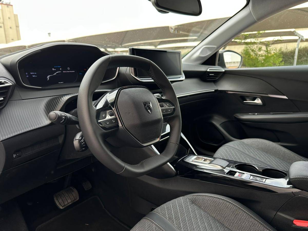 peugeot-208-2025-gasolina-1199cc