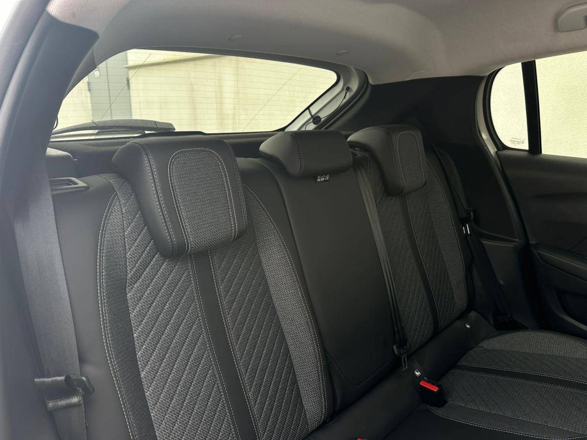 peugeot-208-2025-gasolina-1199cc