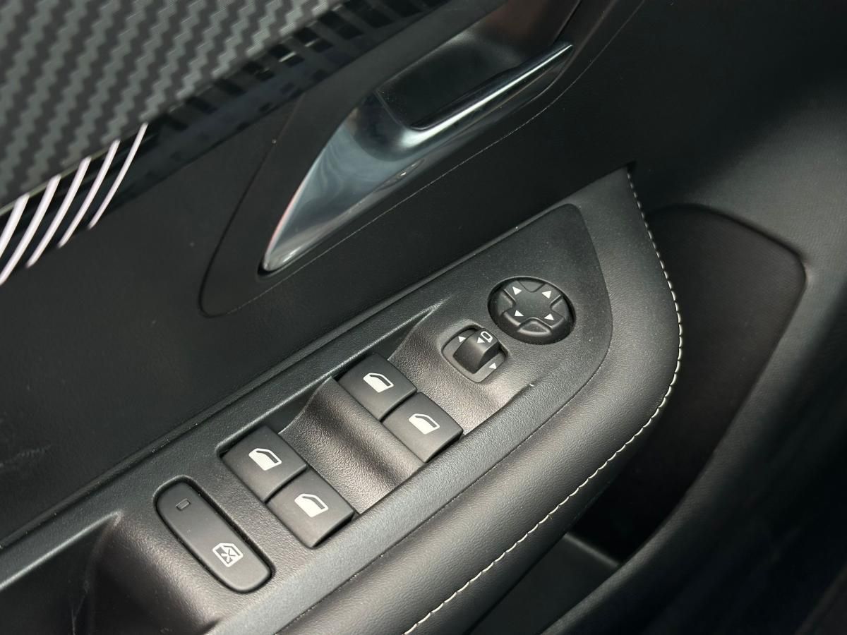 peugeot-208-2025-gasolina-1199cc