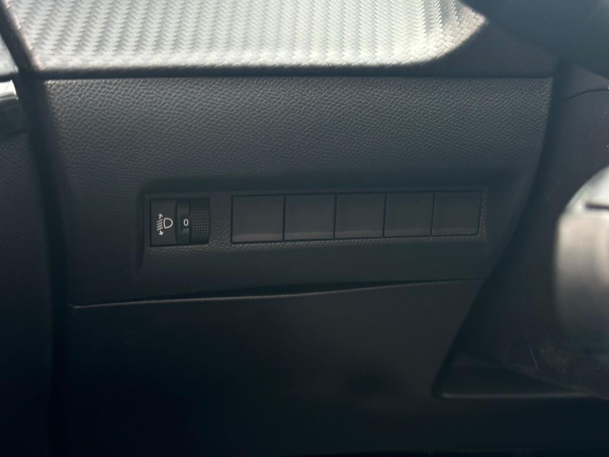peugeot-208-2025-gasolina-1199cc