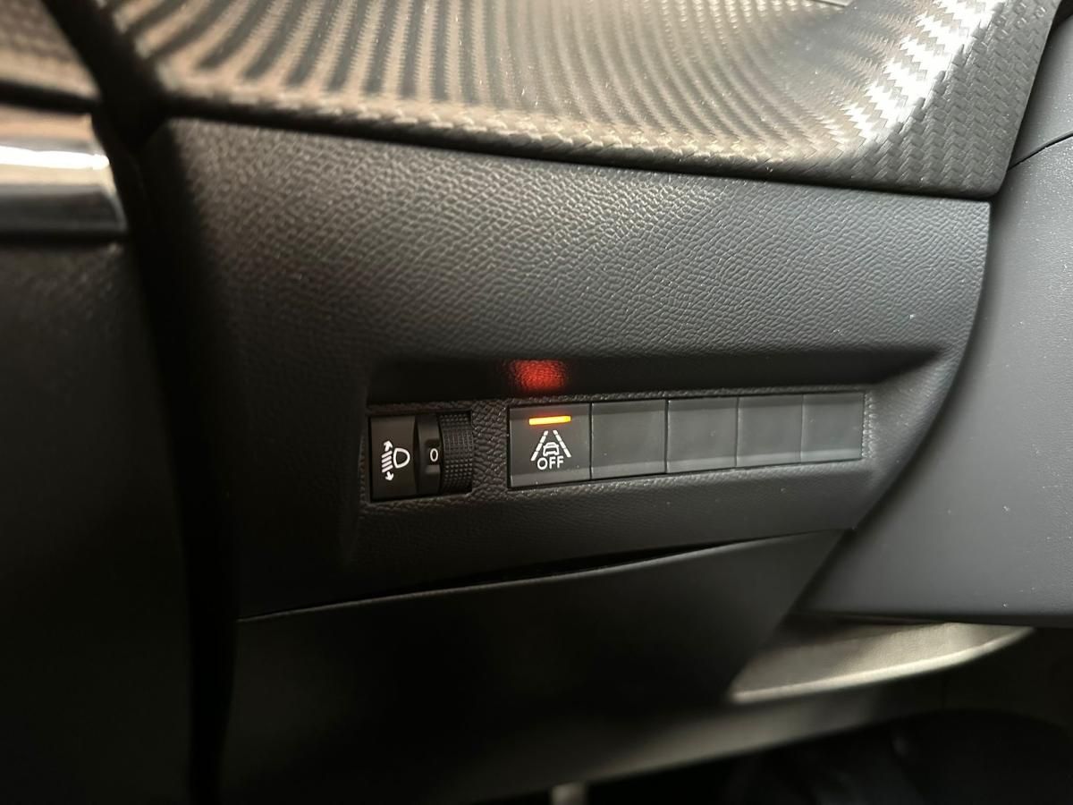 peugeot-208-2022-gasolina-1199cc
