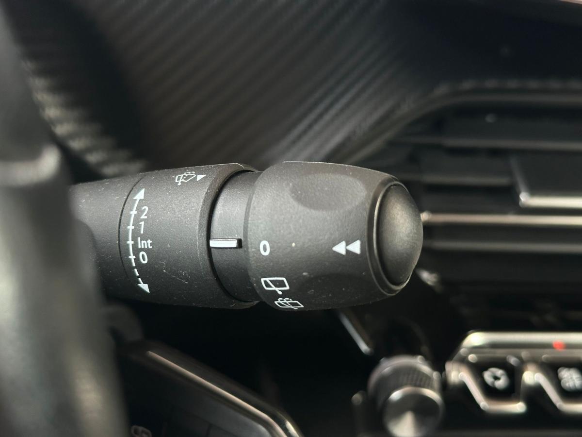peugeot-208-2022-gasolina-1199cc