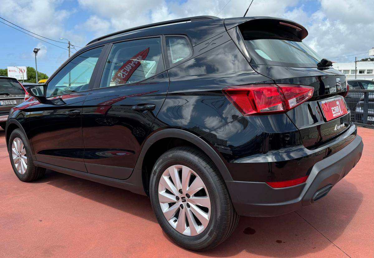 seat-arona-2023-gasolina-999cc