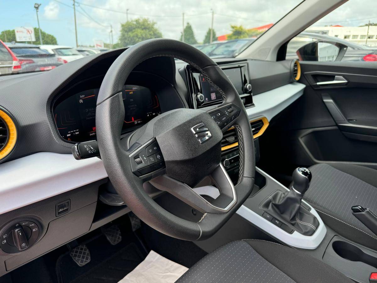 seat-arona-2023-gasolina-999cc