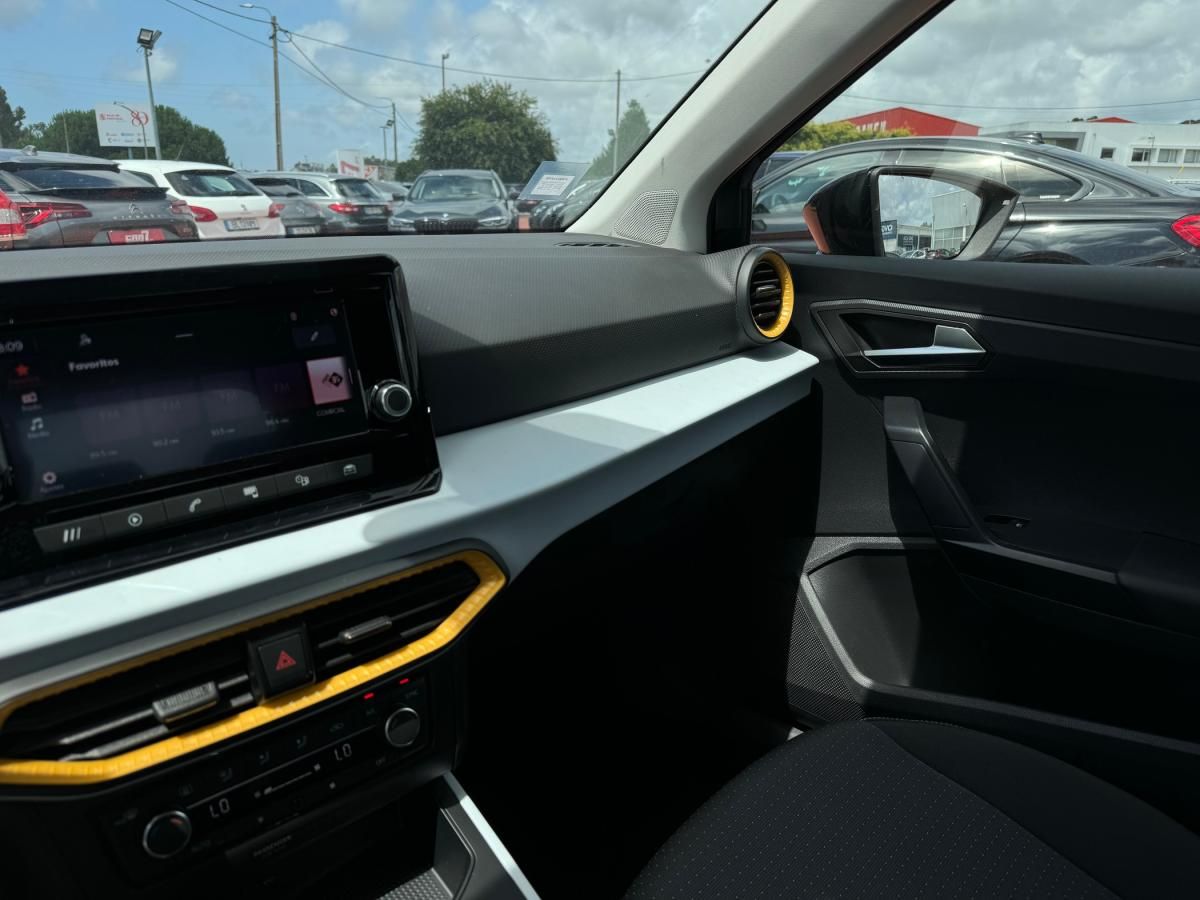 seat-arona-2023-gasolina-999cc