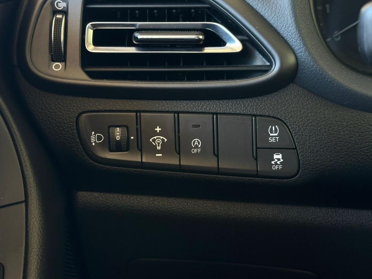 hyundai-i30-sw-2021-gasolina-998cc