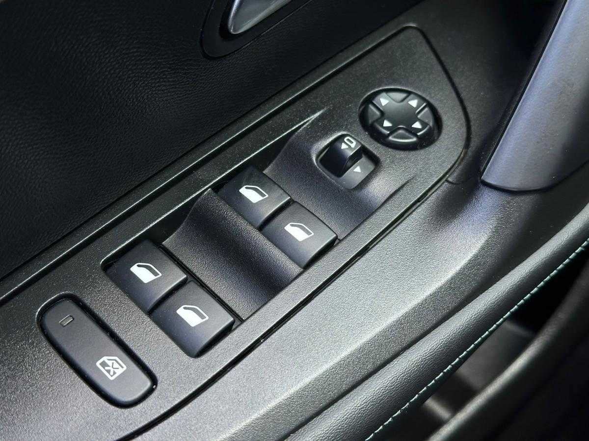 peugeot-2008-2021-gasolina-1199cc
