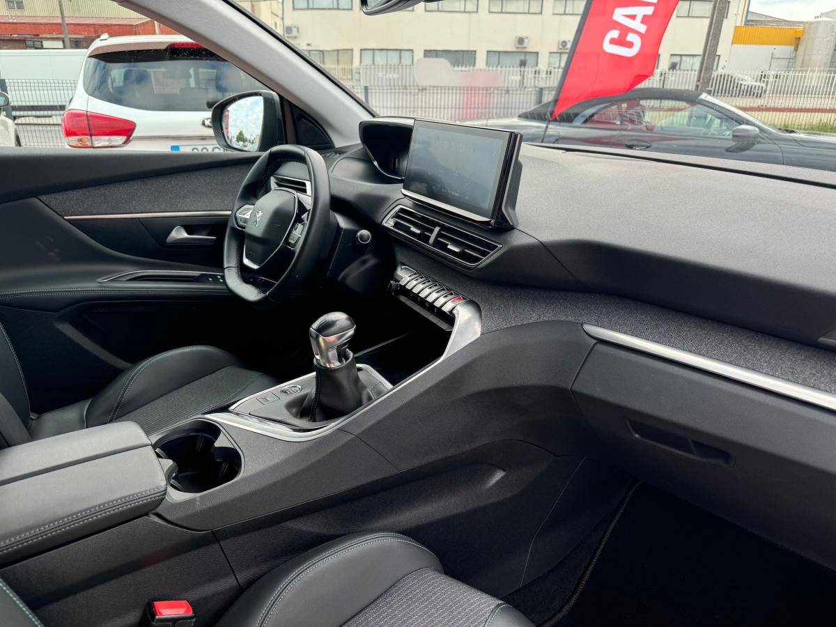 peugeot-5008-2021-diesel-1499cc