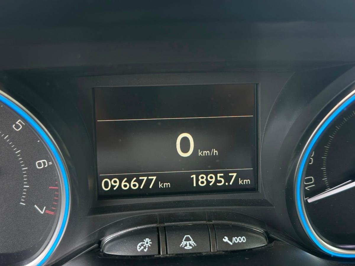 peugeot-2008-2017-gasolina-1199cc