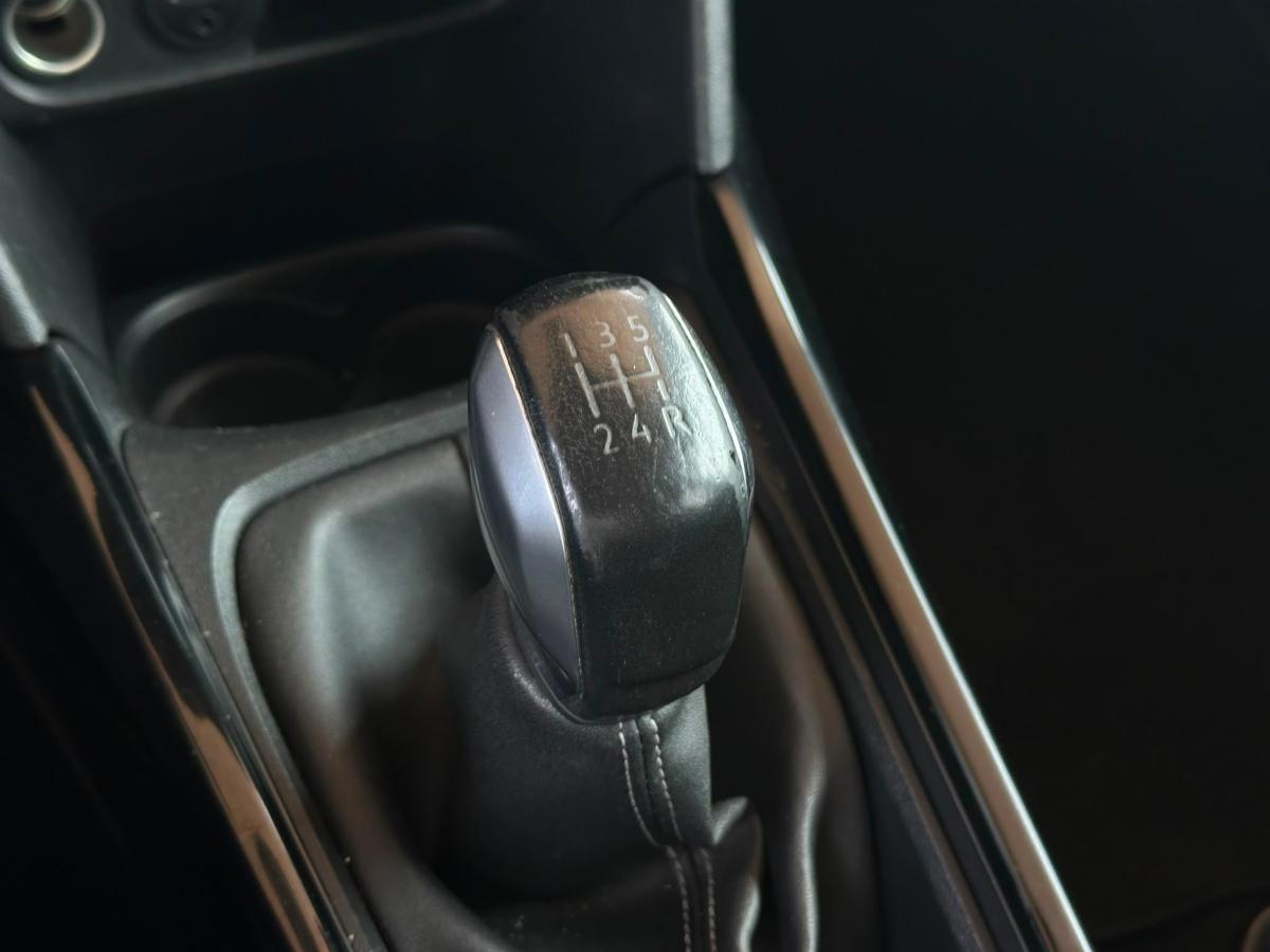 peugeot-2008-2017-gasolina-1199cc