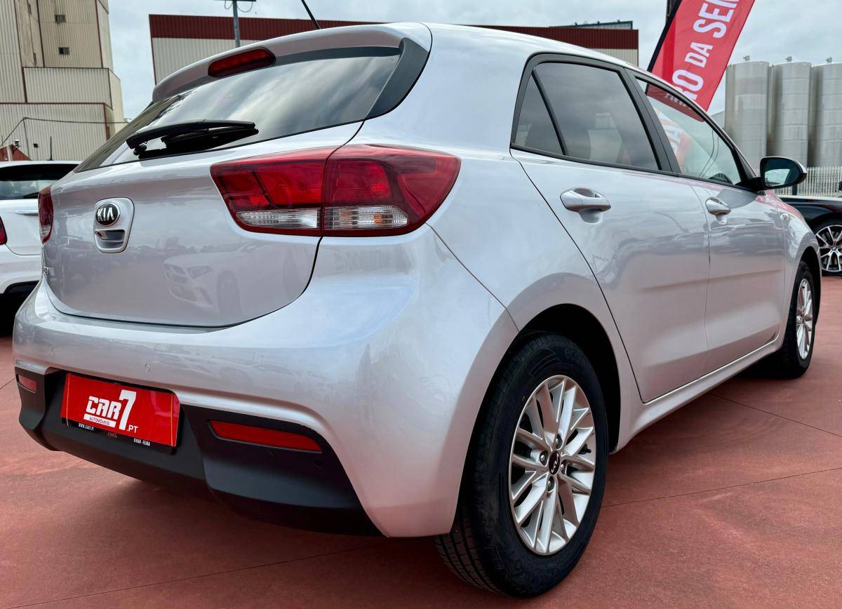 kia-rio-2022-gasolina-1197cc