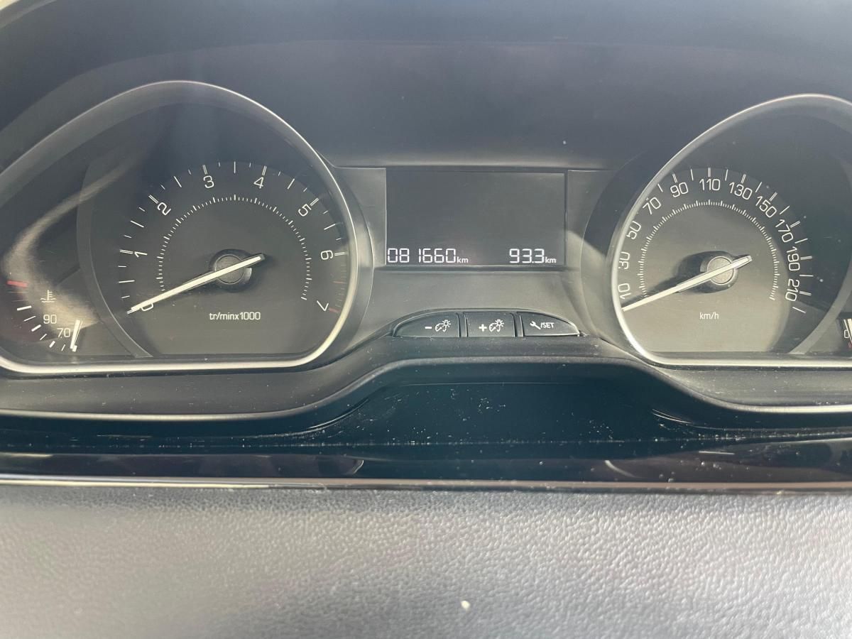 peugeot-208-2016-gasolina-999cc