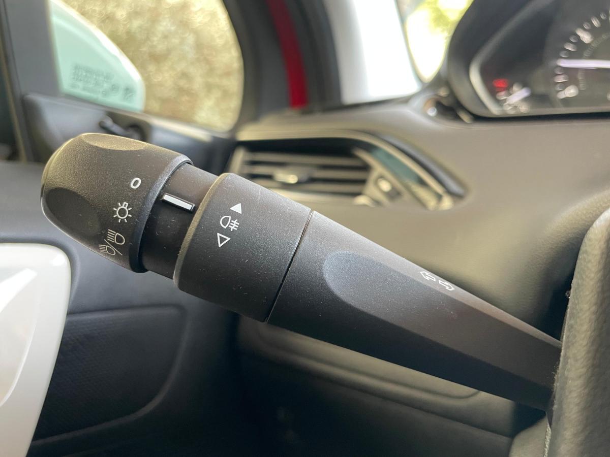 peugeot-208-2016-gasolina-999cc