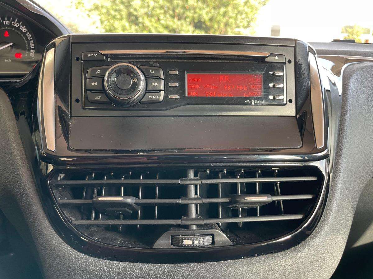 peugeot-208-2016-gasolina-999cc