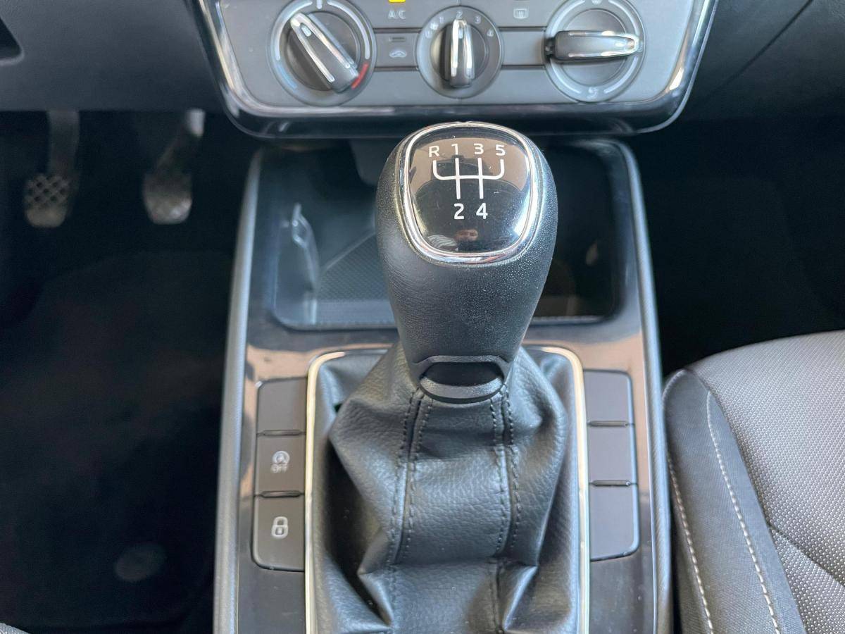 skoda-fabia-2024-gasolina-999cc