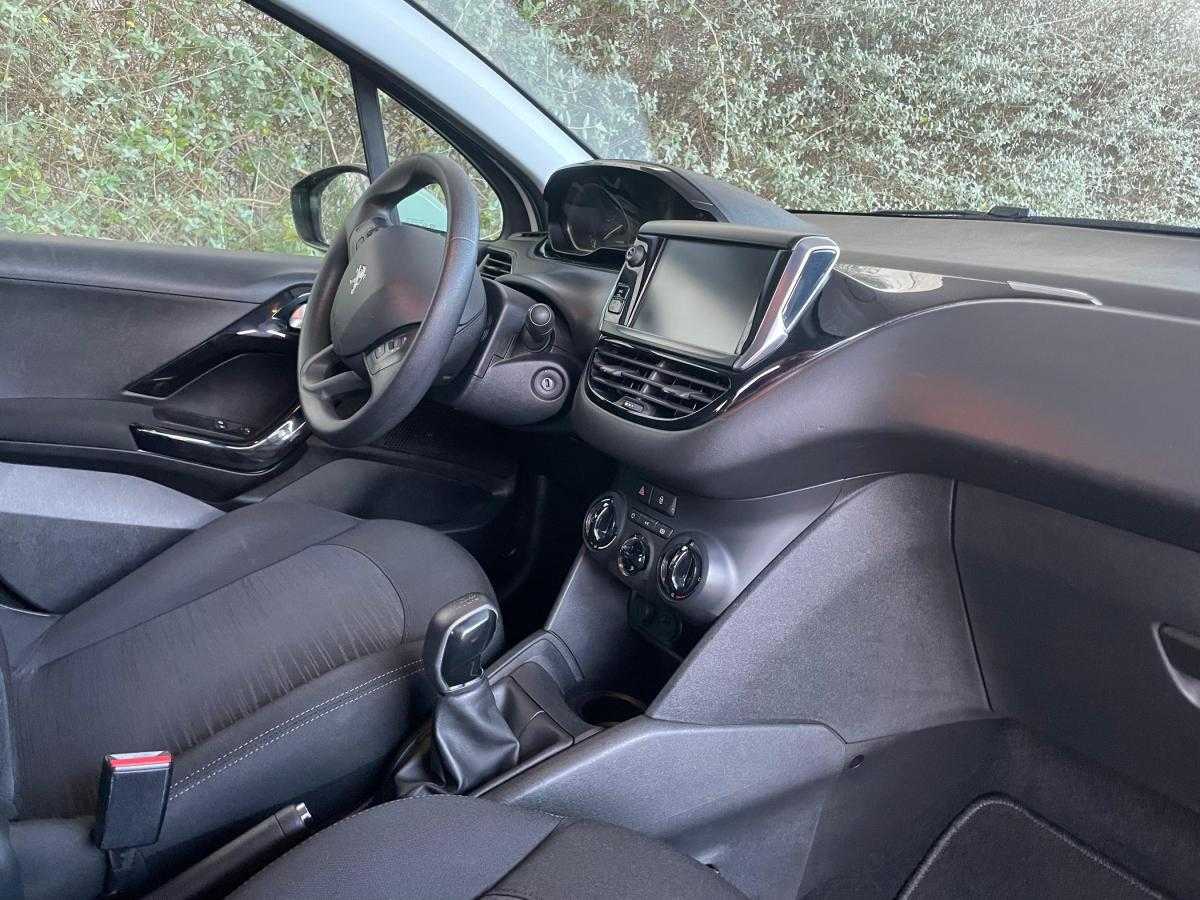 peugeot-208-2020-diesel-1499cc