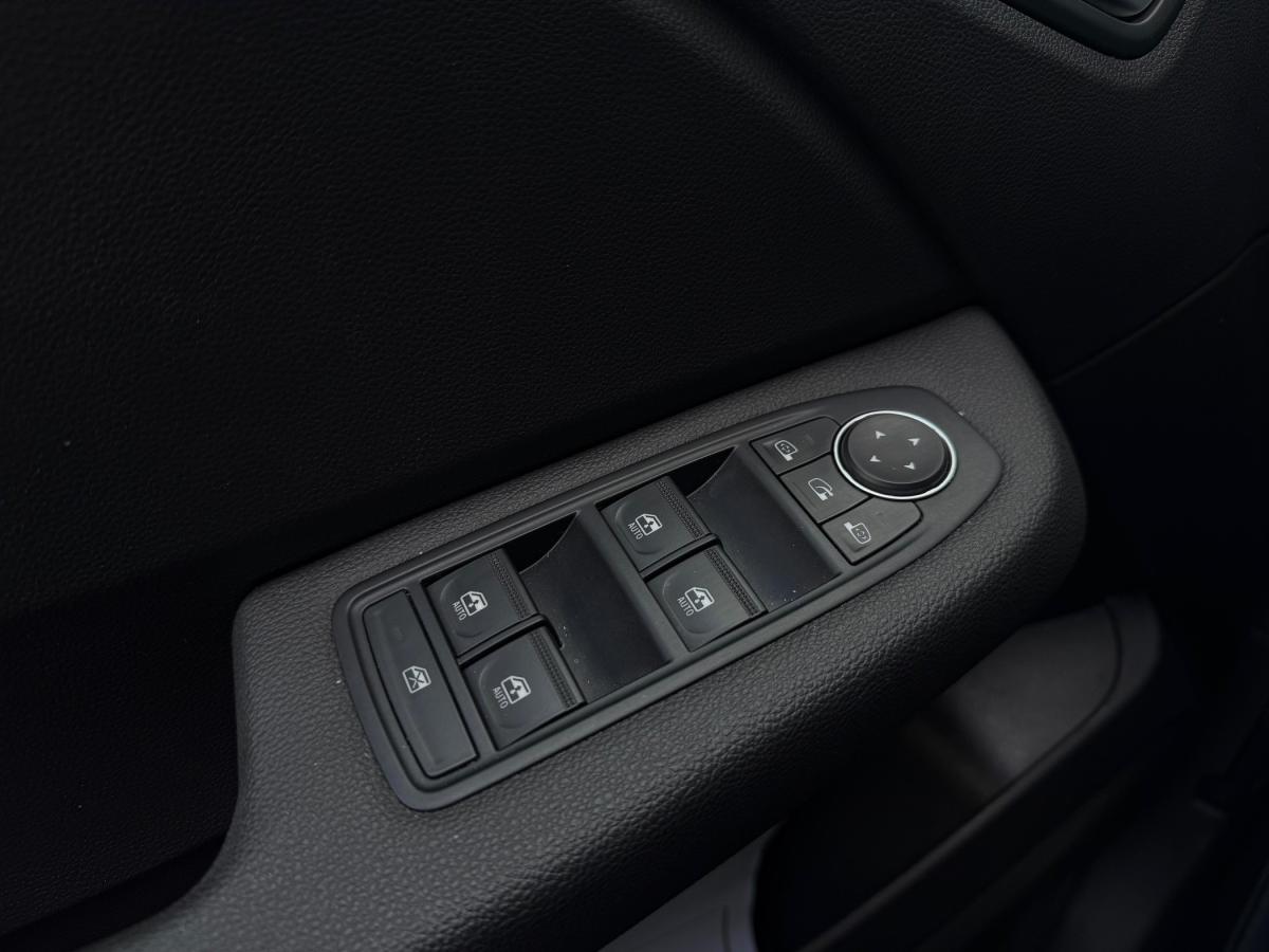 mitsubishi-colt-2024-gasolina-999cc
