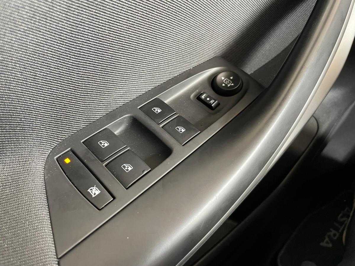 opel-astra-2017-diesel-1598cc