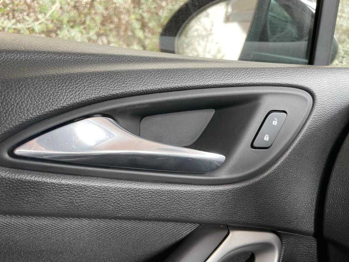 opel-astra-2017-diesel-1598cc