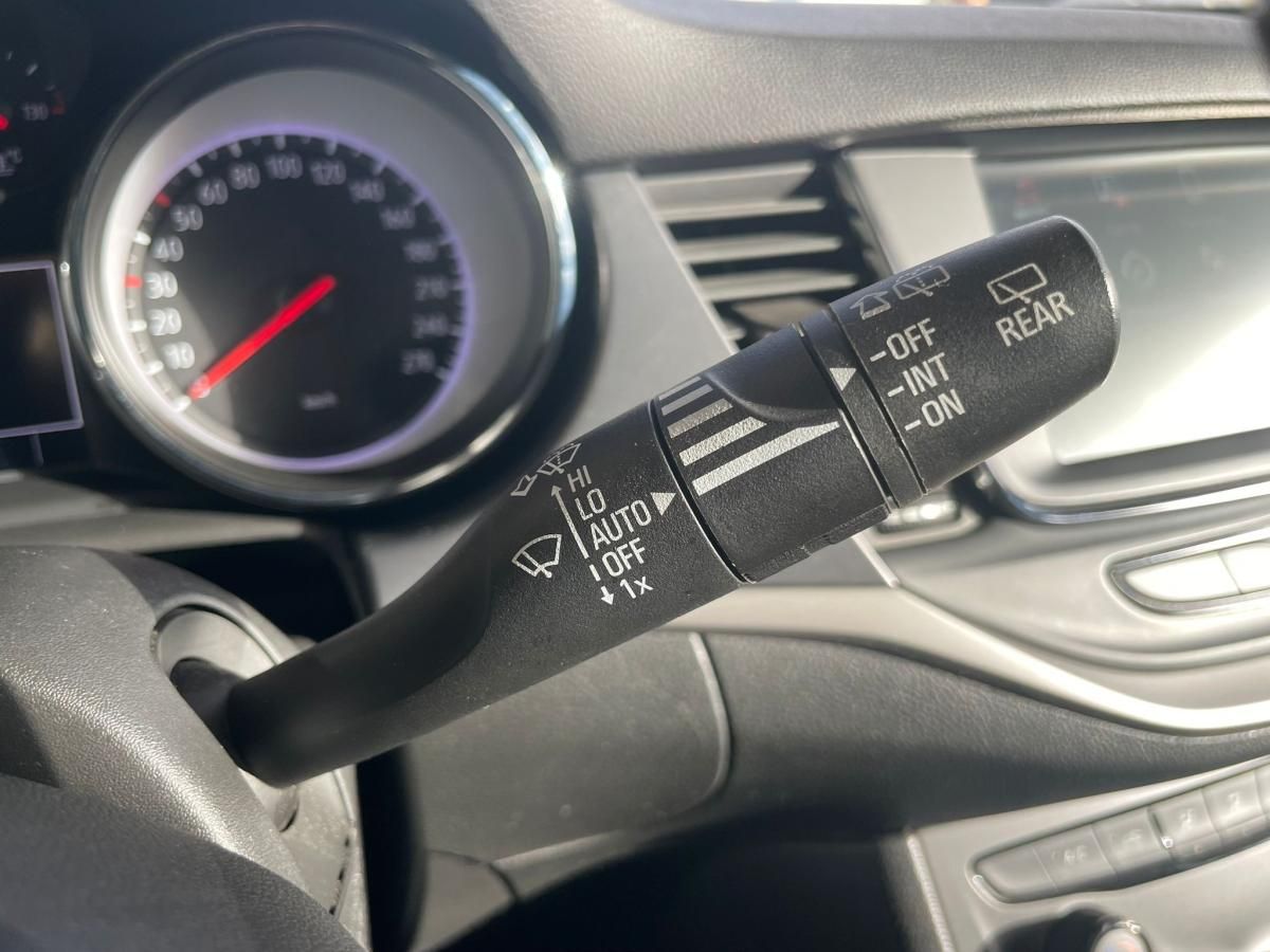 opel-astra-sport-tourer-2019-diesel-1496cc