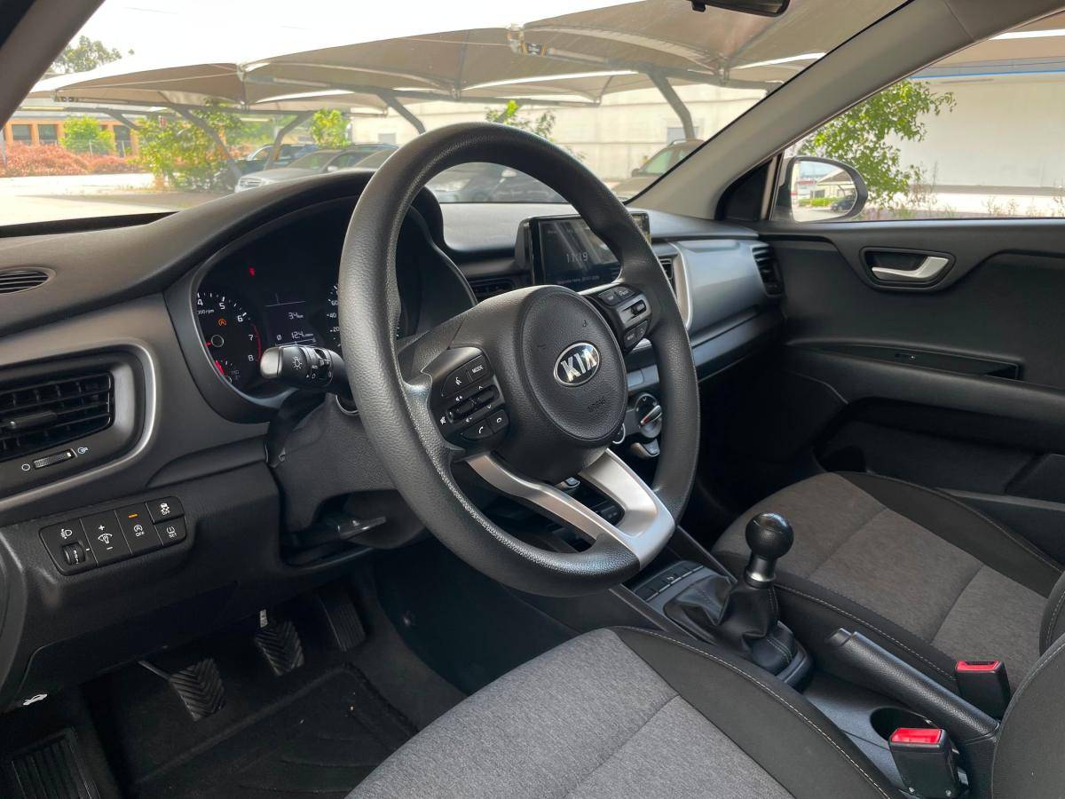 kia-stonic-2021-gasolina-1197cc