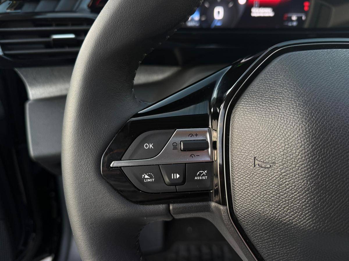 peugeot-308-2023-gasolina-1199cc