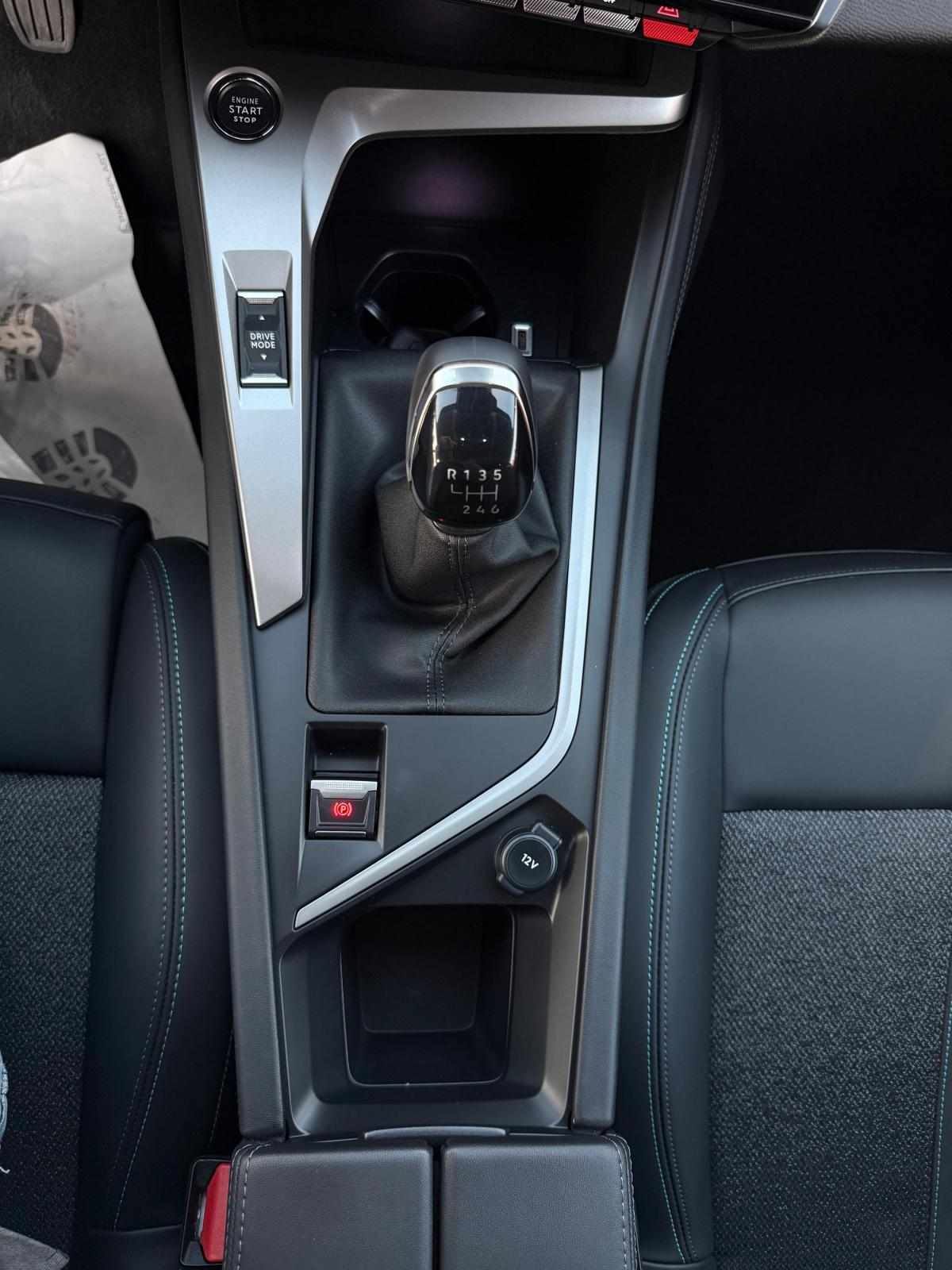 peugeot-308-2023-gasolina-1199cc