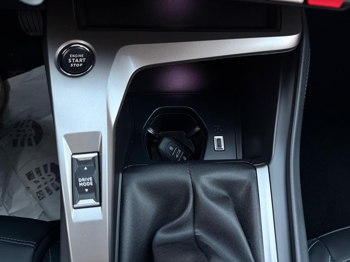 peugeot-308-2023-gasolina-1199cc