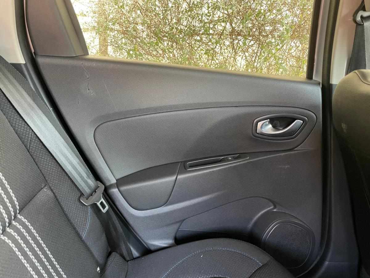 renault-clio-sport-tourer-2017-diesel-1461cc