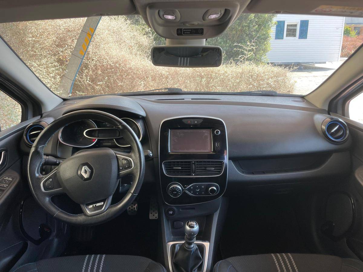 renault-clio-sport-tourer-2017-diesel-1461cc