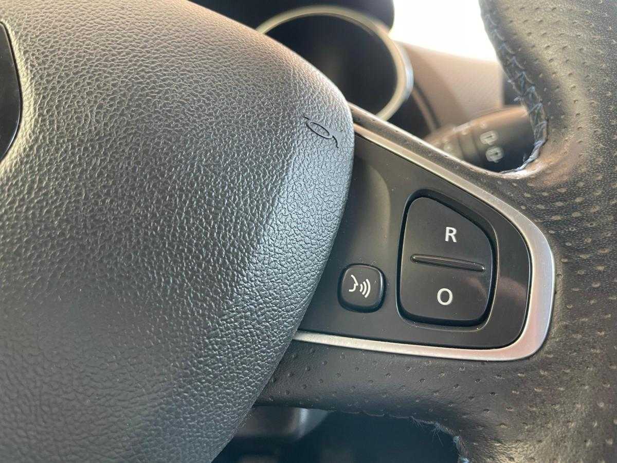 renault-clio-sport-tourer-2017-diesel-1461cc