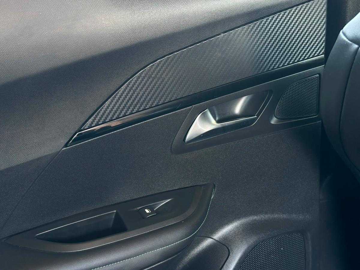 peugeot-2008-2022-gasolina-1199cc