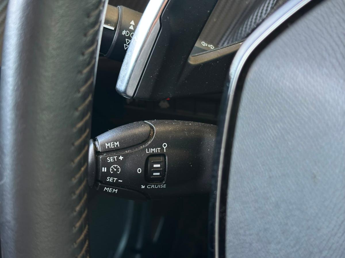 peugeot-2008-2022-gasolina-1199cc