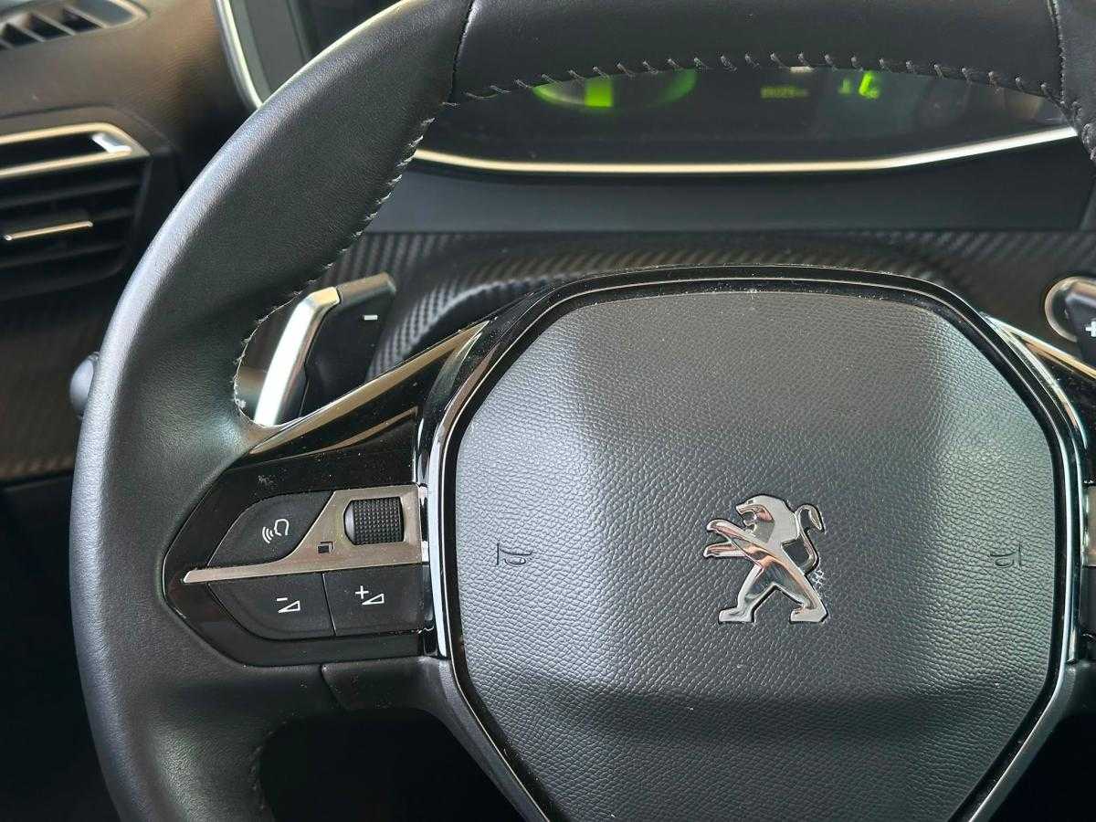 peugeot-2008-2022-gasolina-1199cc