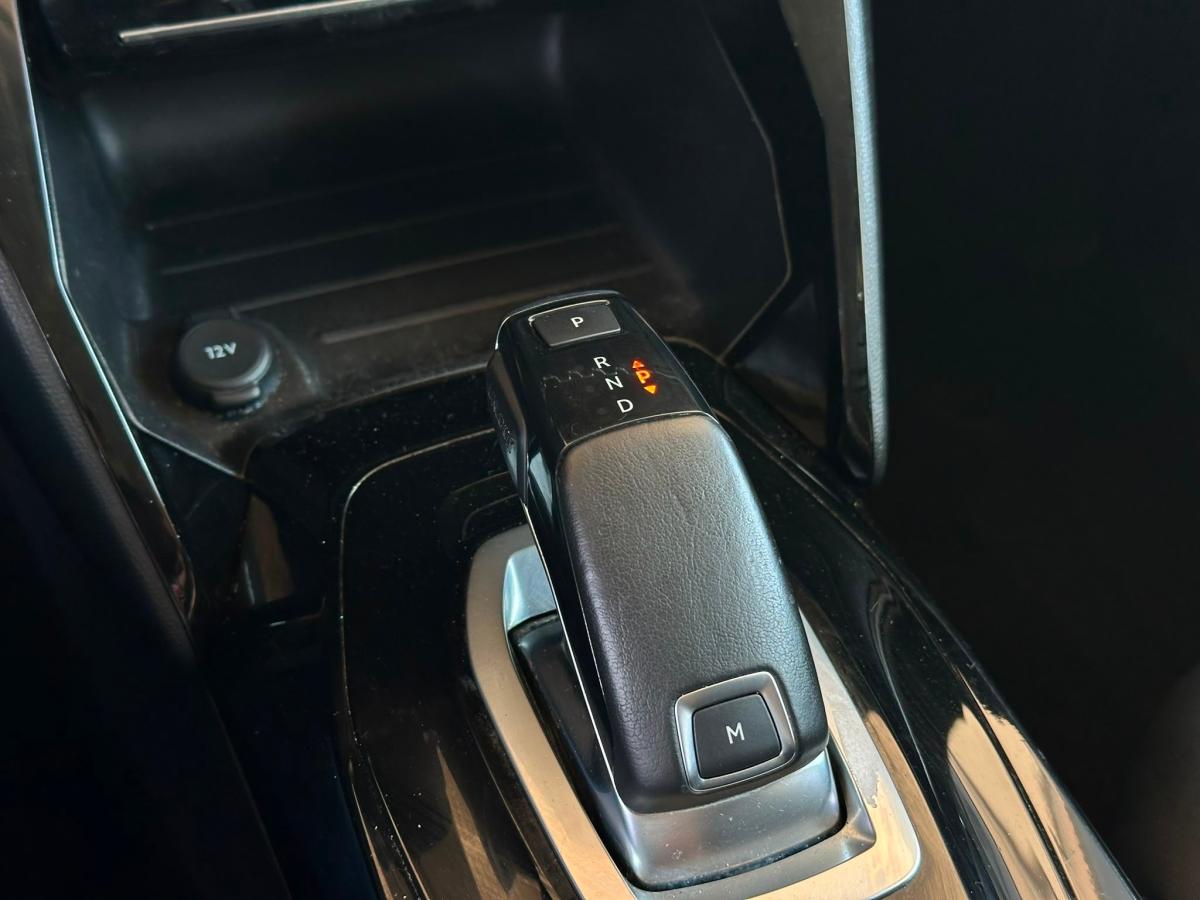 peugeot-2008-2022-gasolina-1199cc