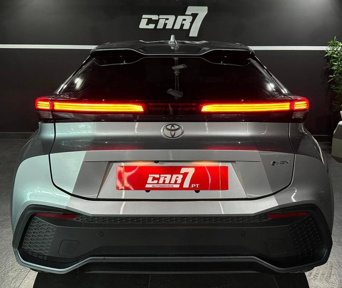 toyota-c-hr-2025-hibrido-a-gasolina-1798cc