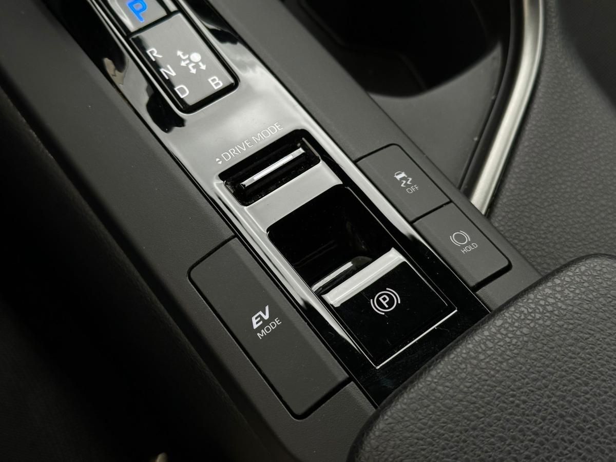toyota-c-hr-2025-hibrido-a-gasolina-1798cc