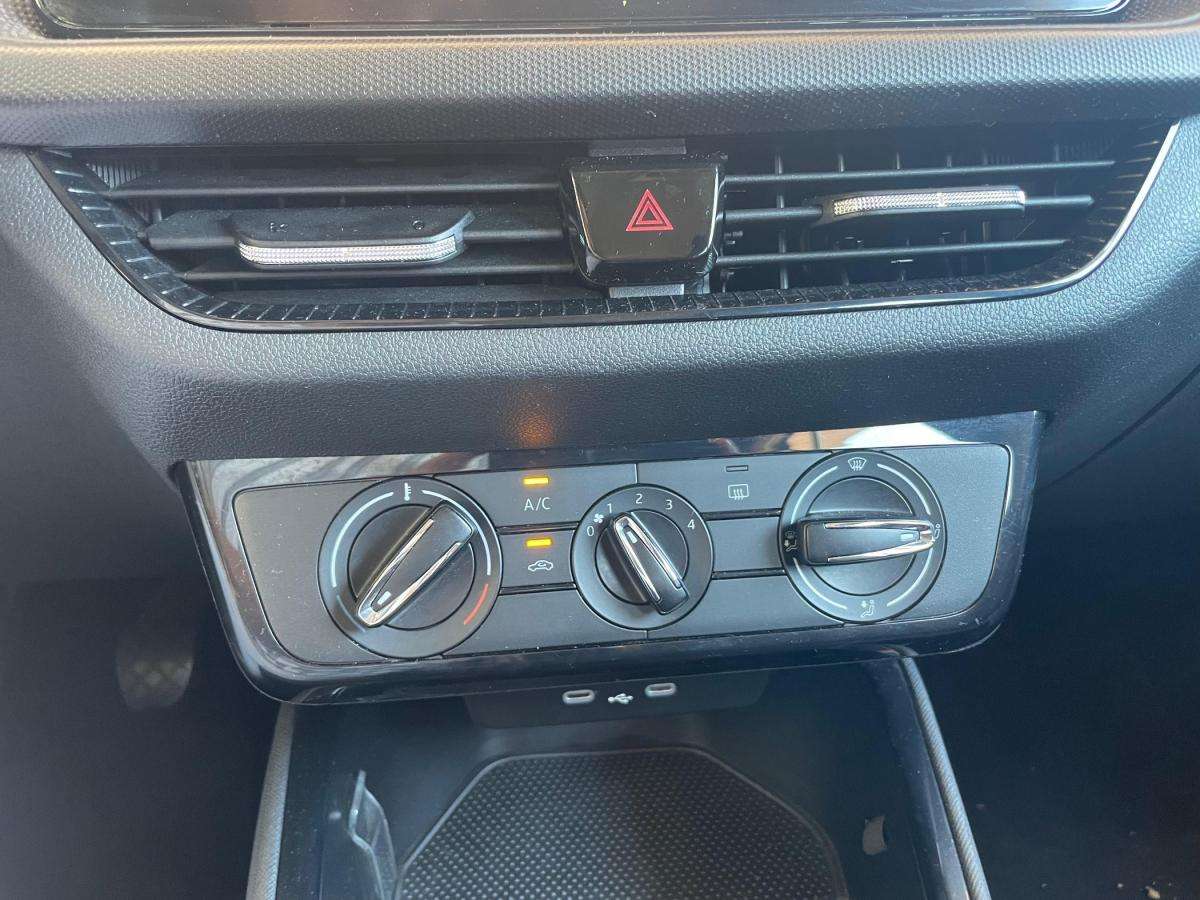 skoda-fabia-2024-gasolina-999cc