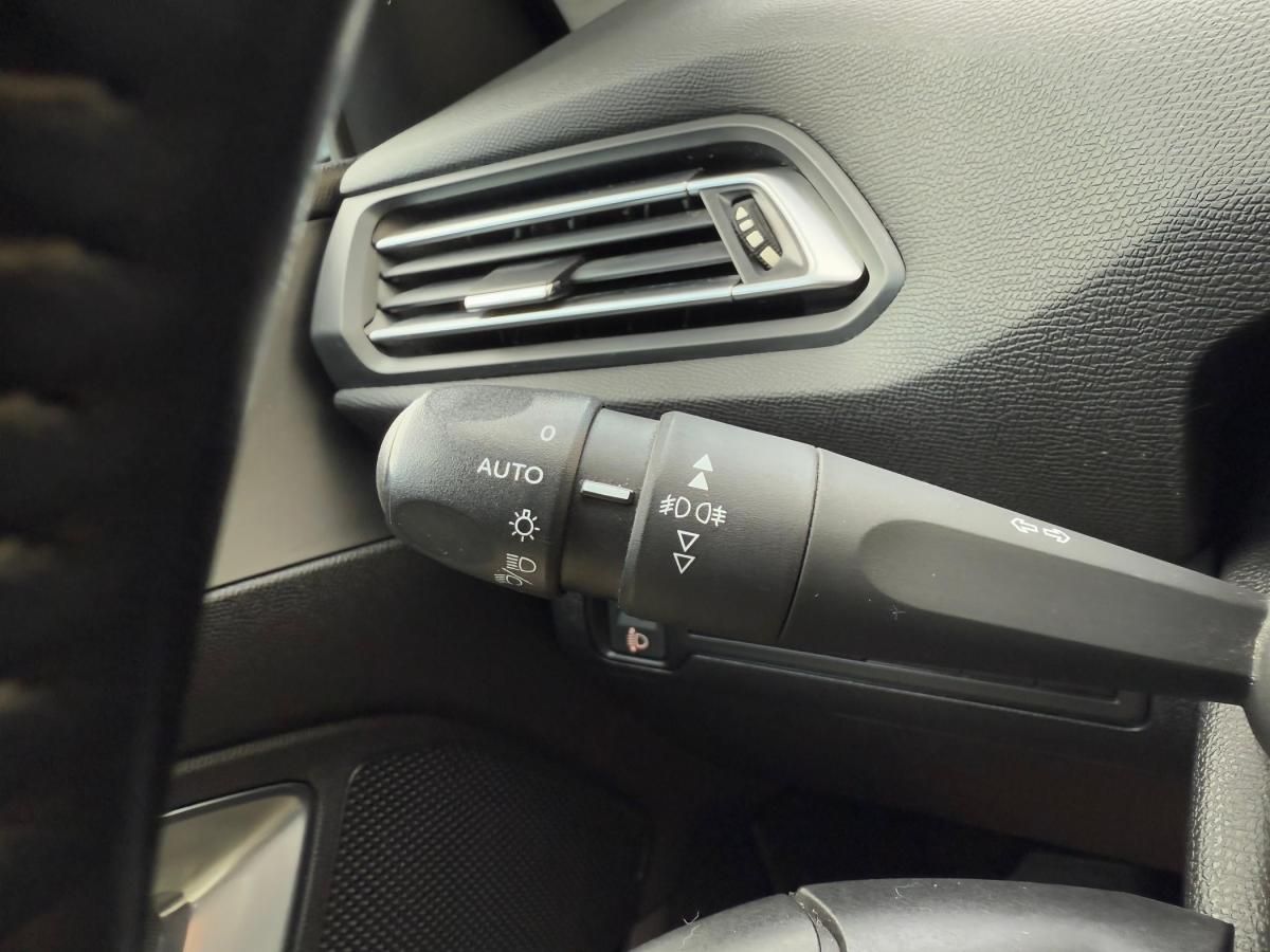 peugeot-308-sw-2018-diesel-1499cc