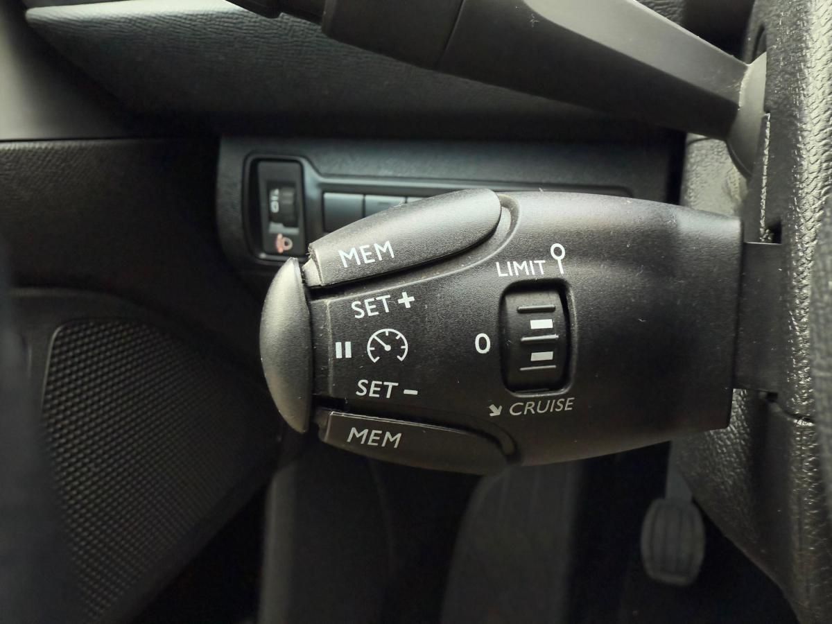 peugeot-308-sw-2018-diesel-1499cc