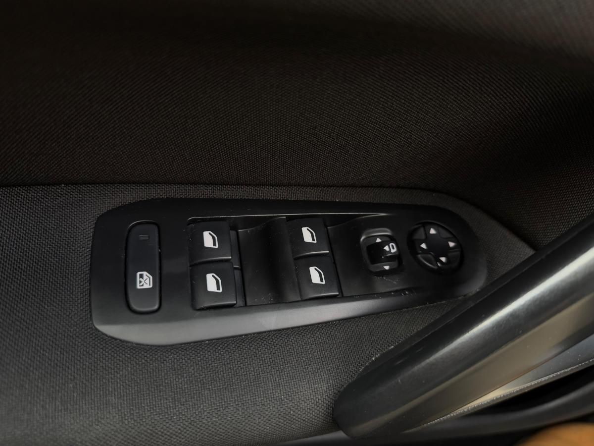 peugeot-308-sw-2018-diesel-1499cc