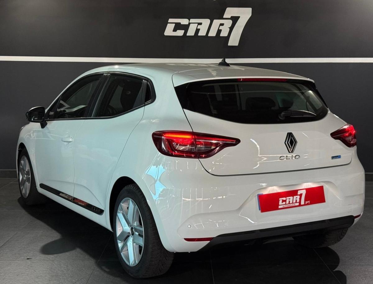 renault-clio-2022-hibrido-a-gasolina-1598cc