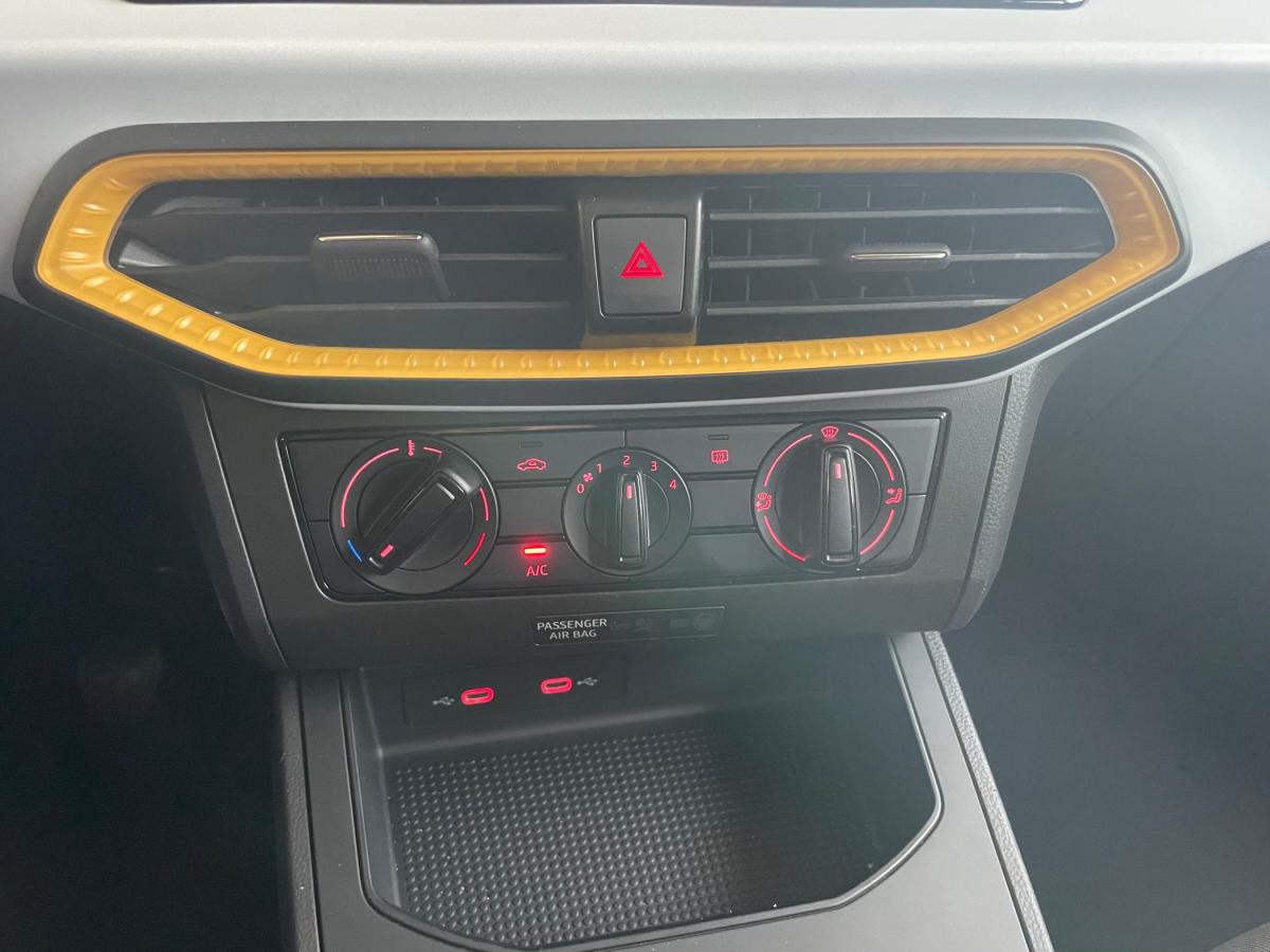 seat-ibiza-2023-gasolina-999cc