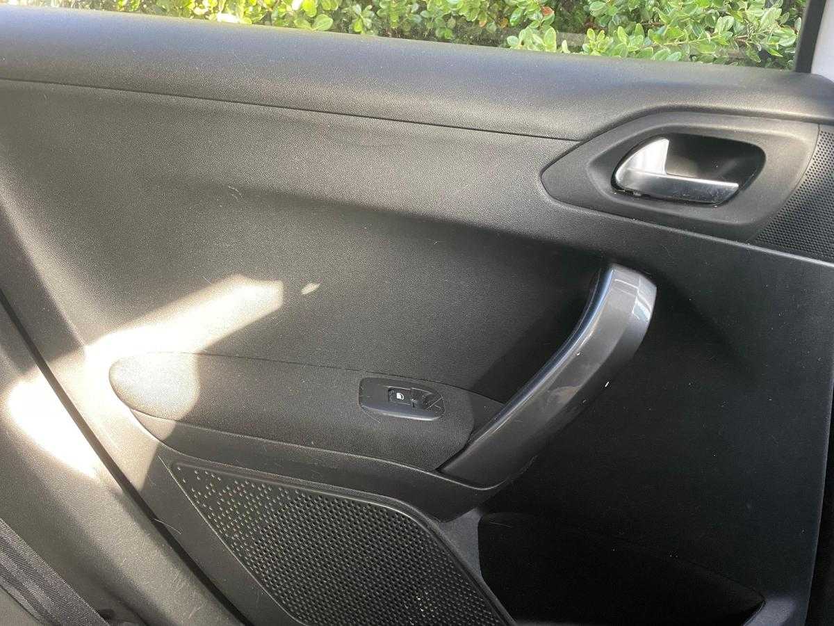 peugeot-2008-2018-gasolina-1199cc