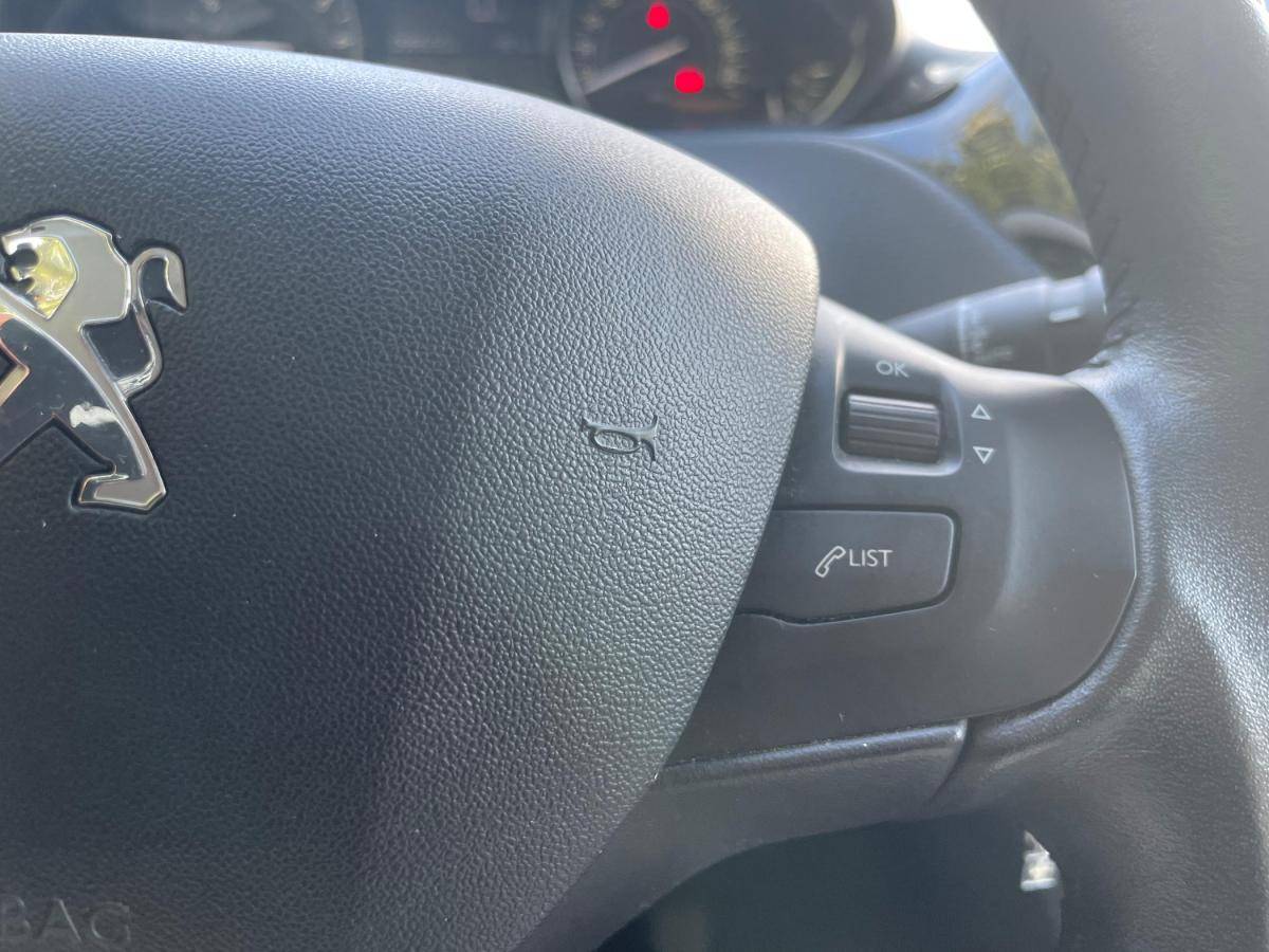 peugeot-2008-2018-gasolina-1199cc