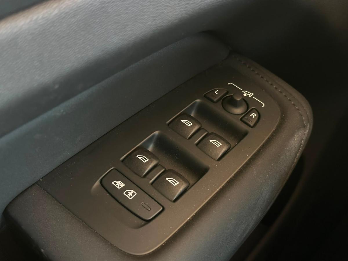 volvo-xc60-2025-hibrido-a-gasolina-1969cc