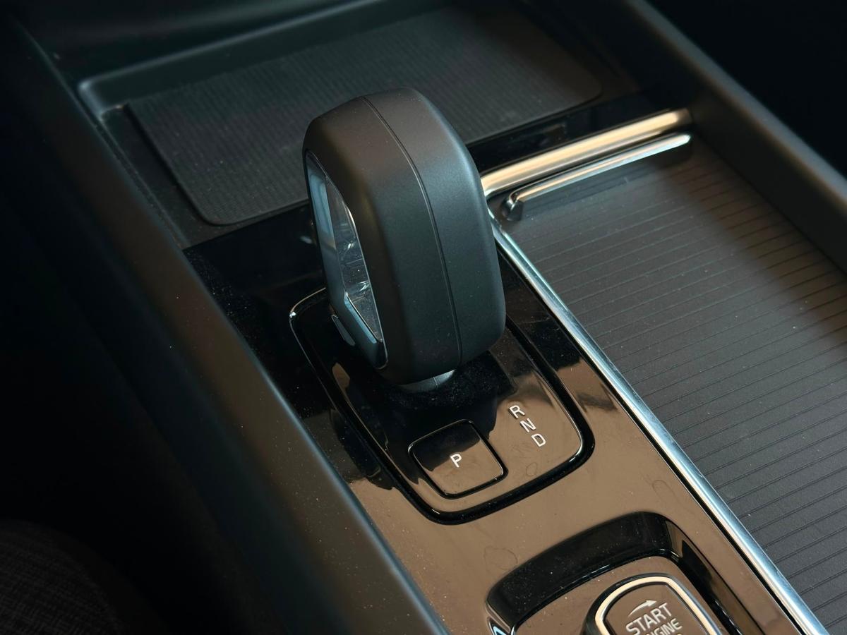 volvo-xc60-2025-hibrido-a-gasolina-1969cc