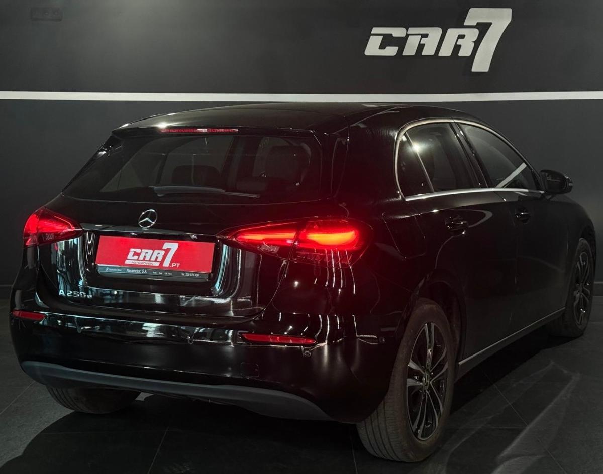 mercedes-benz-classe-a-2024-hibrido-a-gasolina-1332cc