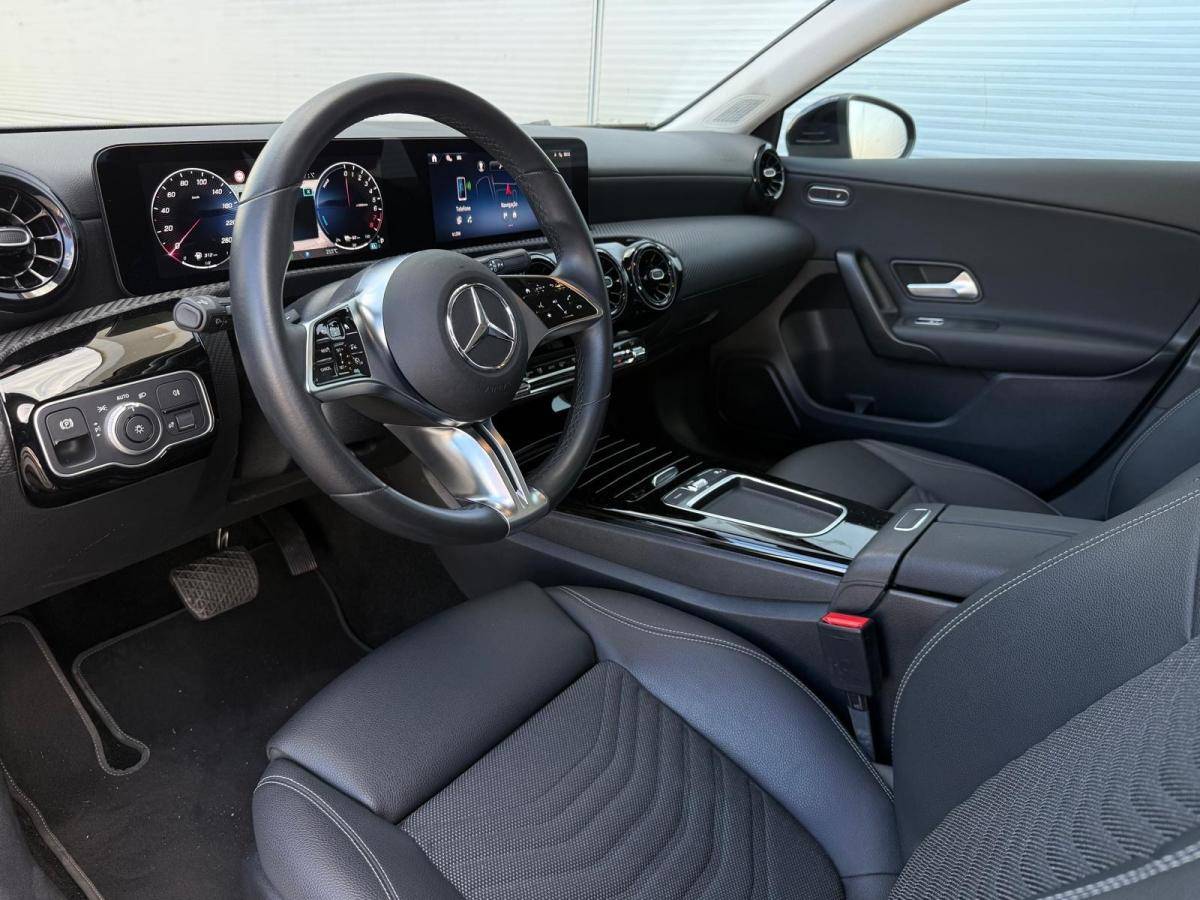 mercedes-benz-classe-a-2024-hibrido-a-gasolina-1332cc